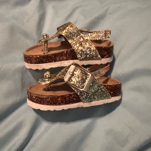 Capelli New York Gold Glitter Sandals - Picture 5 of 6